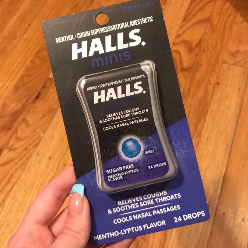 Halls Minis Cough Drops 24X